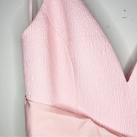 Rebecca Vallance Monique V-Wired Textured Bow Midi Dress NWT Size 4 US / 8 AUS - Picture 5 of 12